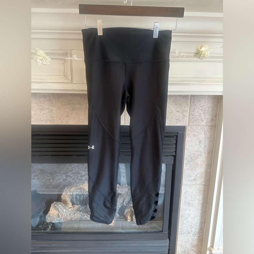 Under Armour Black HeatGear Compression Crop Leggings Size Small